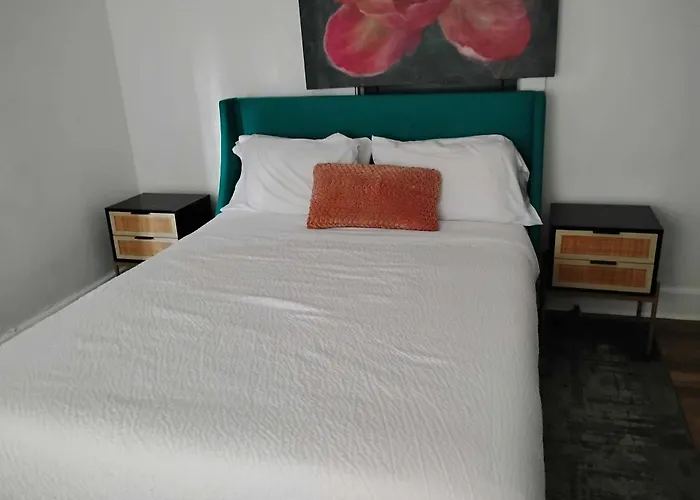 Ferienhaus Comfortable 3br Near Downtown *
