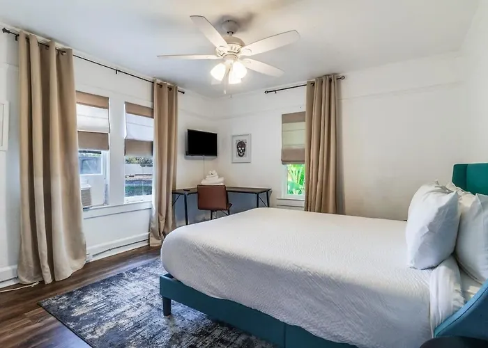 Holiday home Comfortable 3br Near Downtown