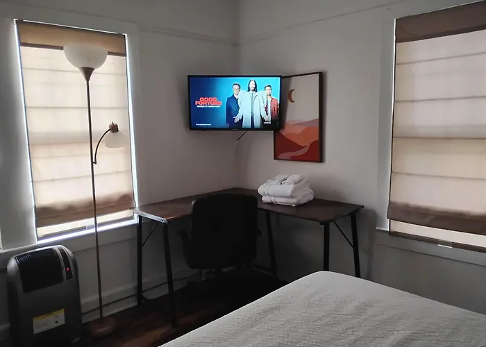 Ferienhaus Comfortable 3br Near Downtown Lafayette