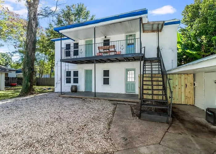 Ferienhaus Comfortable 3br Near Downtown
